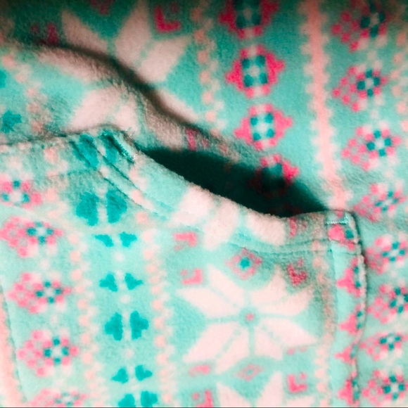 Carter’s Infant girl one piece sleepers/pajamas 3 are 6 months, 1 is 6-9 months - Picture 11 of 12